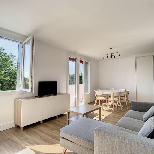  Annonces CHAPONOST : Appartement | LYON (69005) | 81 m2 | 1 450 € 