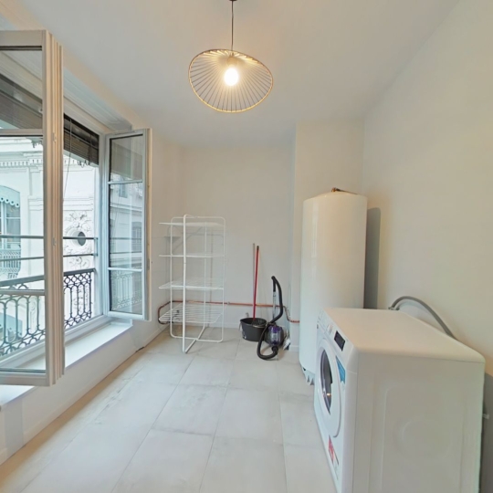  Annonces CHAPONOST : Appartement | LYON (69001) | 133 m2 | 2 600 € 