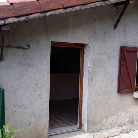  Annonces CHAPONOST : Maison / Villa | COURZIEU (69690) | 48 m2 | 492 € 