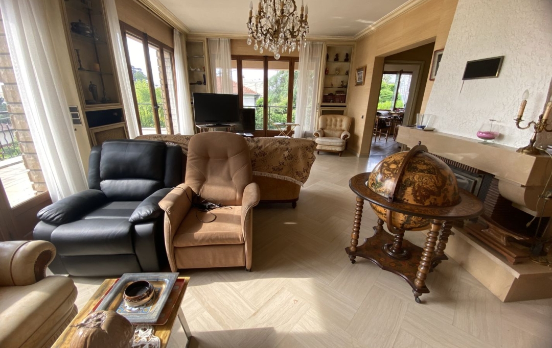 Annonces CHAPONOST : Maison / Villa | CHAMPAGNE-AU-MONT-D'OR (69410) | 285 m2 | 900 000 € 