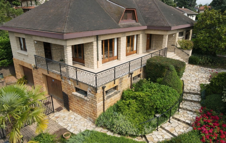  Annonces CHAPONOST Maison / Villa | CHAMPAGNE-AU-MONT-D'OR (69410) | 285 m2 | 900 000 € 