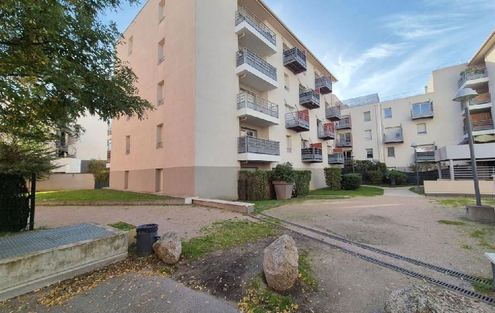 Appartement P3   PIERRE-BENITE  55 m2 194 000 € 